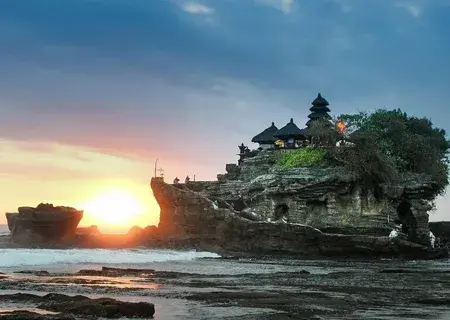 TANAH LOT TEMPLE